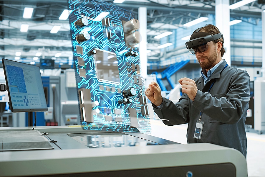 Das Bild zeigt einen Mann mit einer VR-Brille und dient als Titelbild das Thema „Digitalisierung im Unternehmen bewältigen“.
